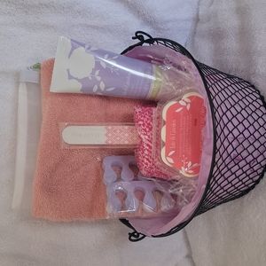 MK INTO THE GARDEN PEDICURE DELUXE GIFT SET